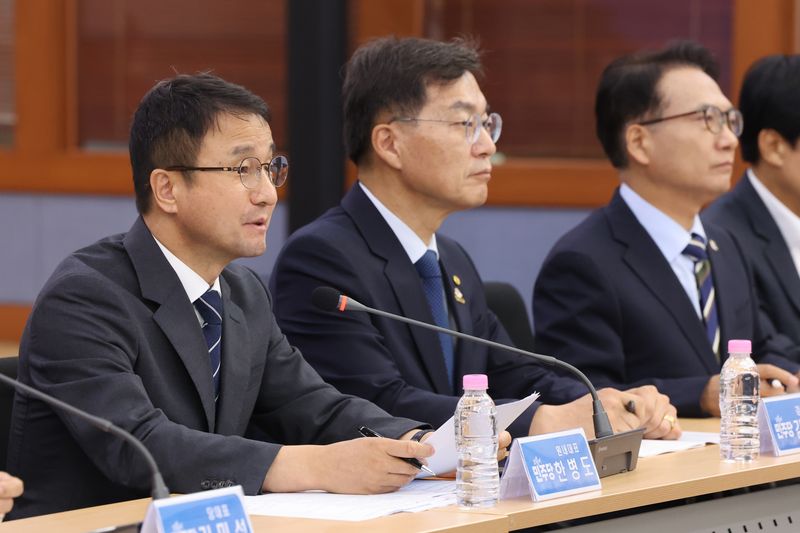 한병도 더불어민주당 원내대표가 21일 오전 강원 강릉시청에서 열린 '강릉 최고위원회의'에서 모두발언을 하고 있다. 2026.8.21 ⓒ 뉴스1 황기선 기자