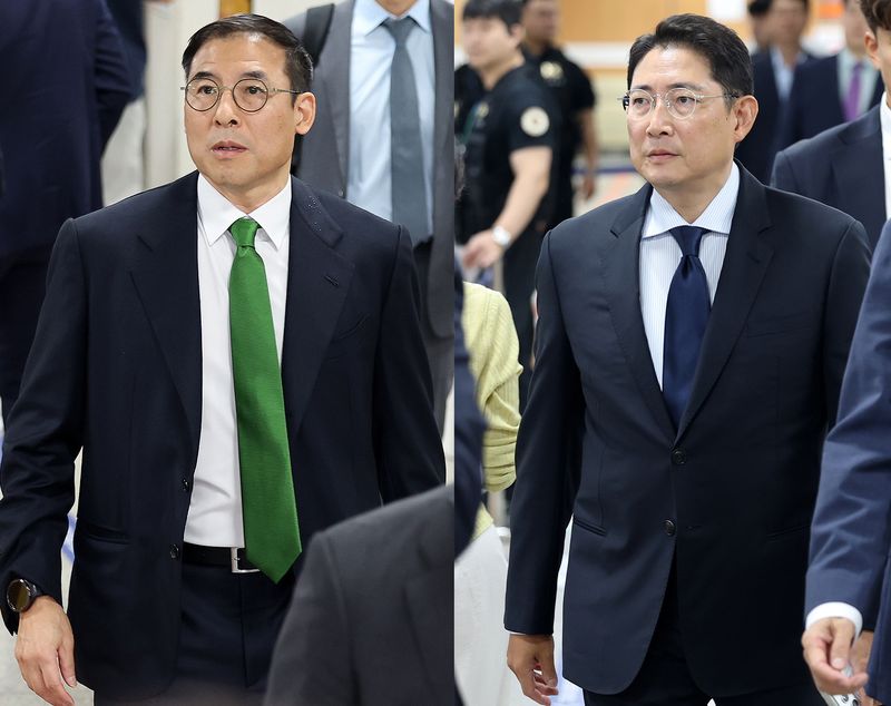 조현문(왼쪽) 전 효성 부사장 '강요미수' 혐의와 관련 공판이 열린 21일 서울 서초구 서울중앙지방법원에서 조현준(오른쪽) 효성그룹 회장이 공판에 증인 출석하고 있다. 뉴시스