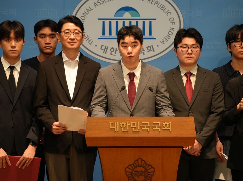 주진우 의원은 21일 청년보좌관 101명과 함께 청년 정치참여와 청년 보호를 위한 법안을 발의했다고 밝혔다. 제공=주진우 의원실