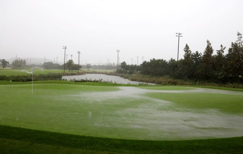 KPGA 동아회원권 오픈 3R 악천후로 순연.KPGA 제공