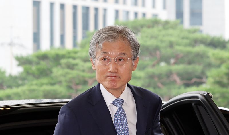 조희대 대법원장이 21일 서울 서초구 대법원으로 출근하고 있다. 뉴스1