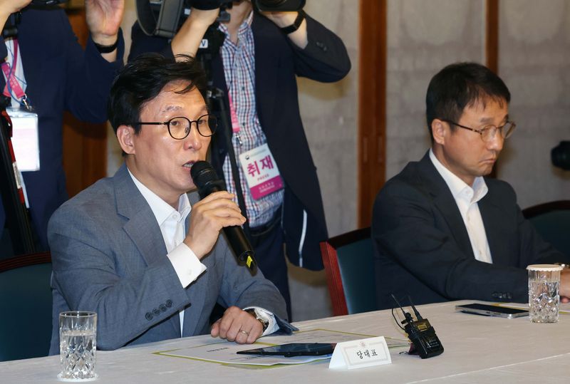 [서울=뉴시스] 최동준 기자 = 김민석 더불어민주당 대표가 지난 23일 서울 종로구 총리공관에서 열린 고위당정협의회에서 인사말을 하고 있다.(공동취재) 2026.08.23. photocdj@newsis.com