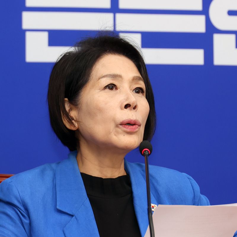 더불어민주당 최민희 최고위원이 24일 국회에서 열린 최고위원회의에서 발언하고 있다. 사진=서동일 기자