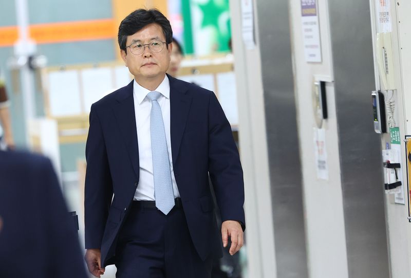 강의구 전 대통령실 부속실장이 지난 5월 28일 서울 서초구 서울중앙지법에서 열린 선고기일에 출석하고 있다. 사진=뉴시스