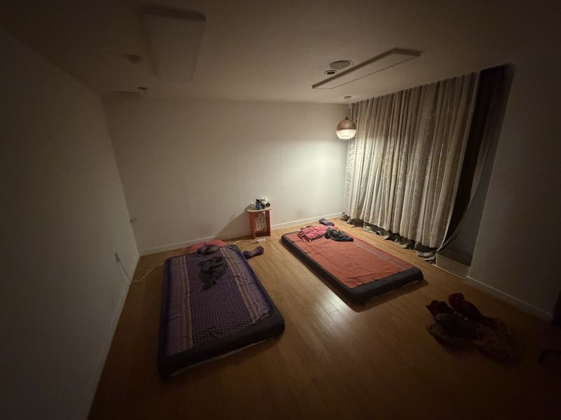 마사지업소 내부. 부산경찰청 제공