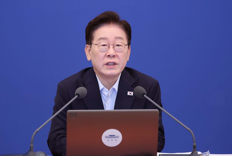 이재명 대통령이 25일 청와대에서 열린 제37회 국무회의에서 발언하고 있다. 뉴시스