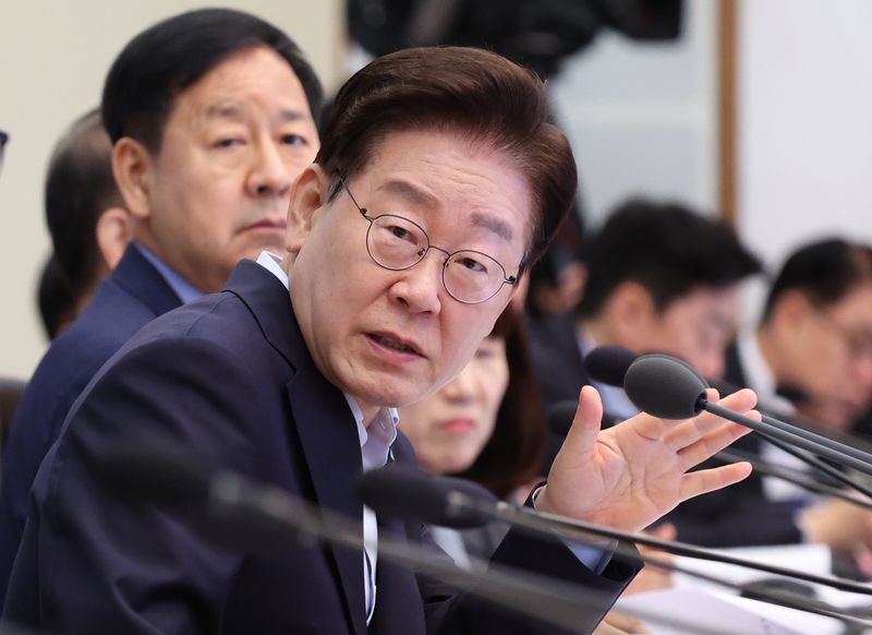 이재명 대통령이 25일 청와대에서 열린 국무회의에서 발언하고 있다. 청와대통신사진기자단