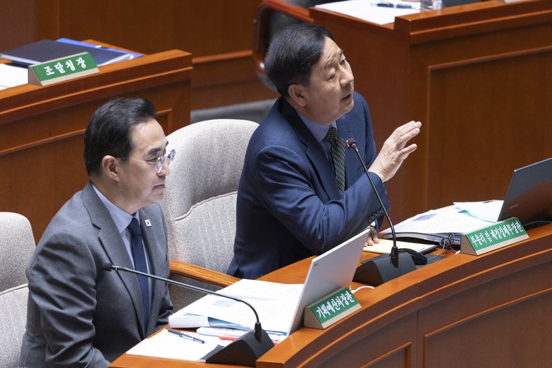 구윤철 부총리 겸 재정경제부 장관이 25일 국회에서 열린 예산결산특별위원회에서 열린 2025 회계연도 결산 종합질의에 출석해 의원 질의에 답하고 있다. 연합뉴스