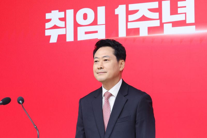 장동혁 국민의힘 대표가 26일 서울 여의도 국민의힘 당사에서 취임 1주년 기자회견을 하고 있다. 뉴스1