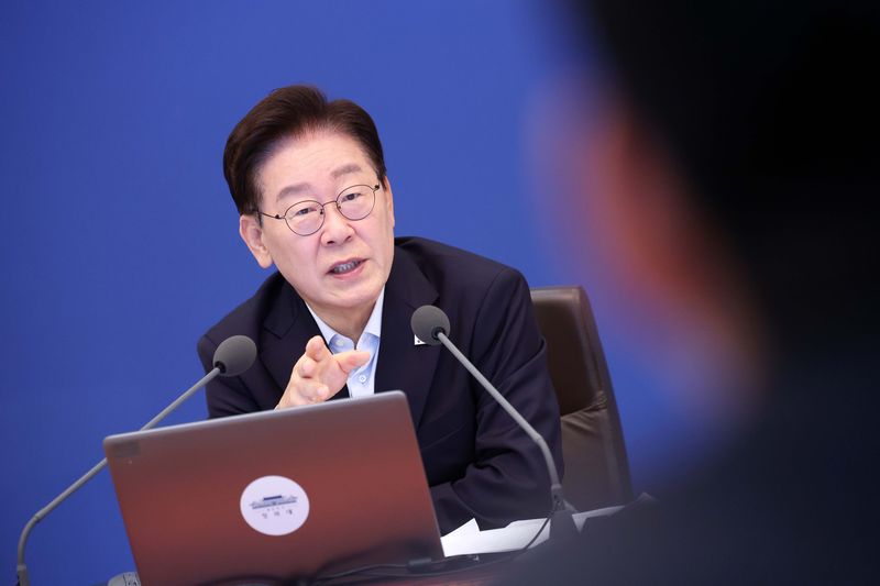 [서울=뉴시스] 김진아 기자 = 이재명 대통령이 25일 청와대에서 열린 제37회 국무회의에서 발언하고 있다. 2026.08.25. bluesoda@newsis.com