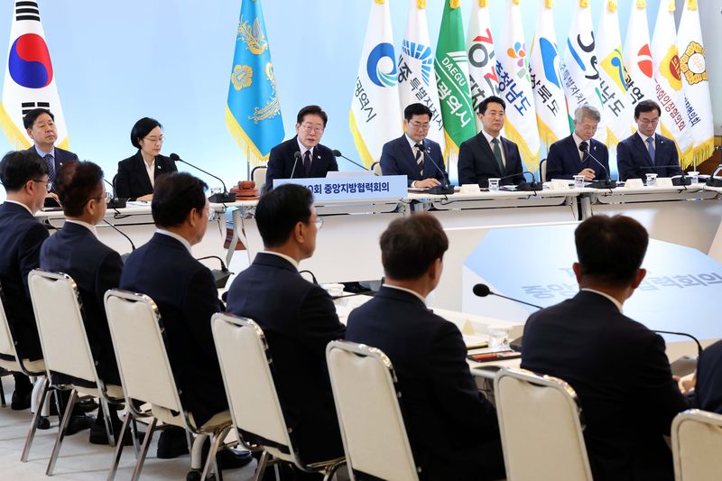 이재명 대통령이 26일 청와대에서 열린 제10회 중앙지방협력회의에서 발언하고 있다. 뉴시스