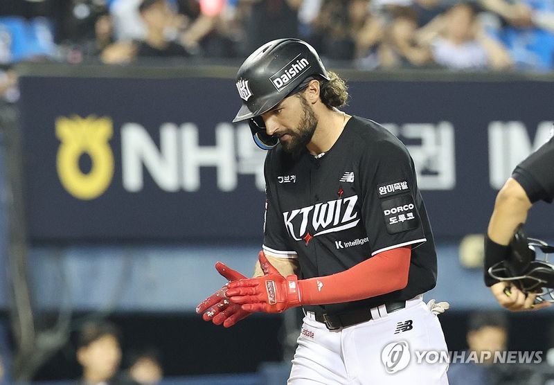 출산휴가로 이번 주말 시리즈에 결장하게 되는 힐리어드.연합뉴스