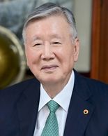 '통 큰 부영' 이중근 회장, 외국인 유학생에 장학금
