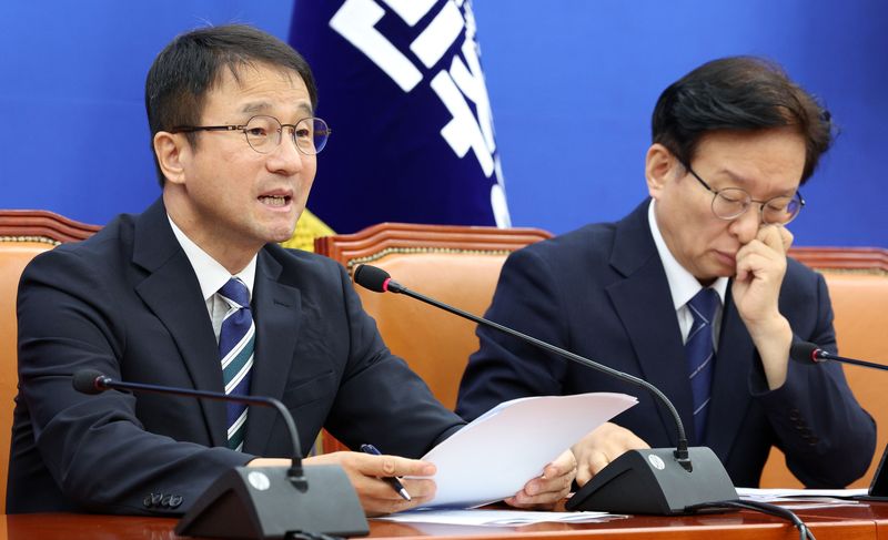 한병도 더불어민주당 원내대표가 지난달 27일 서울 여의도 국회에서 열린 정책조정회의에서 발언하고 있다. 뉴시스