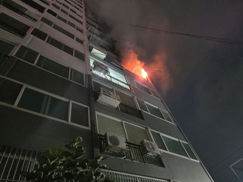 아파트 화재. 울산소방본부 제공