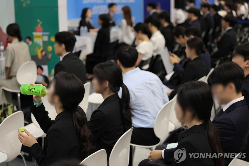 물가 못 따라가는 월급…근로자 실질임금 석달 연속 감소