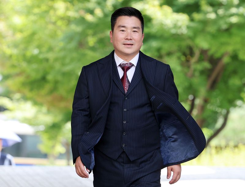내란중요임무종사 등 혐의로 재판에 넘겨진 김현태 전 육군 특수전사령부 707특수임무단장이 27일 오후 서울 서초구 서울중앙지법에서 열린 선고 공판에 출석하고 있다. 뉴시스