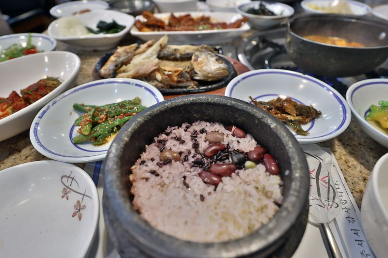 마당집 대표 메뉴 돌솥한정식