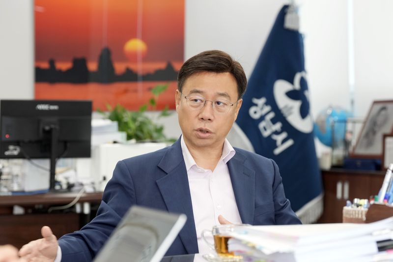신상진 성남시장이 추미애 경기도지사에 서한을 보내 부단체장 인사를 촉구했다. 성남시 제공