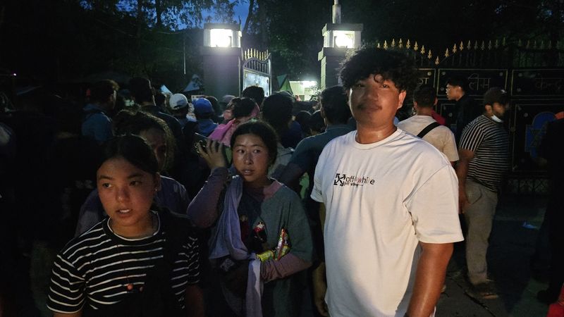 '네팔 대홍수' 접경지역 북새통…다리 끊겨 아비규환 (출처=연합뉴스)