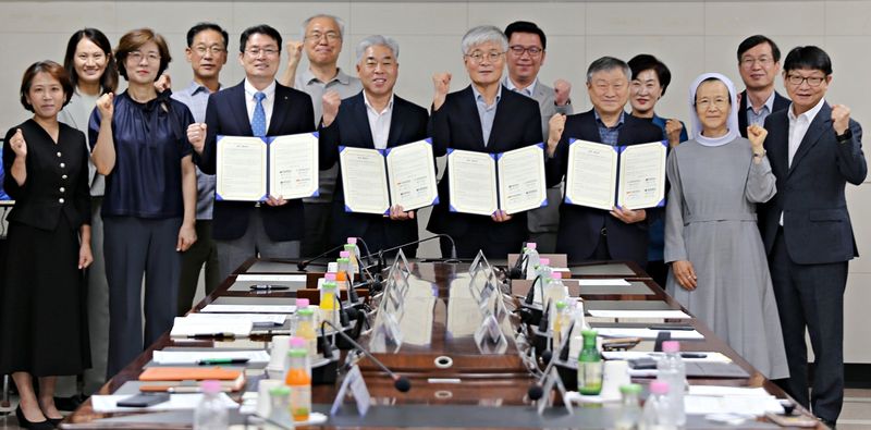 충북 4개 대학 지역 혁신과 통합돌봄 연계 협약.(중원대학교 제공. 재판매 및 DB금지)/뉴스1