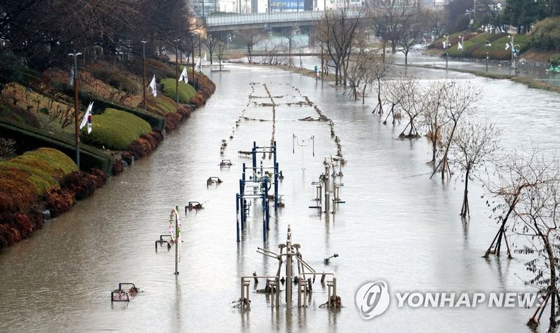 호우주의보 내린 부산. 사진=연합뉴스