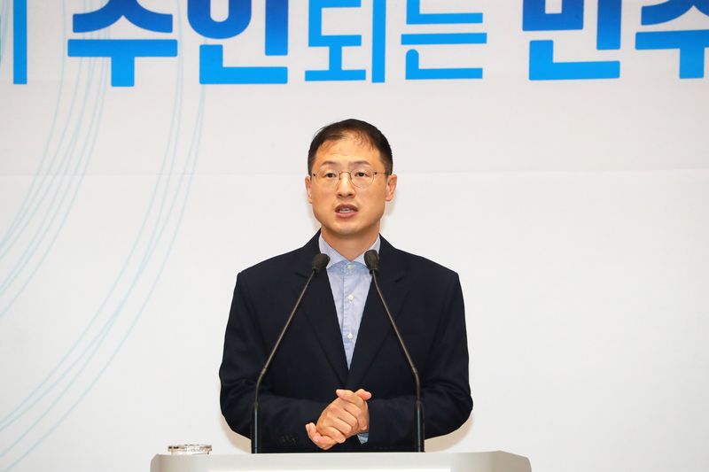 김상욱 울산시장이 지난 27일 긴급 브리핑을 열고 올 임금협상에 난항을 겪고 있는 시내버스 노사를 향해 원만한 타결을 호소하고 있다. 울산시 제공