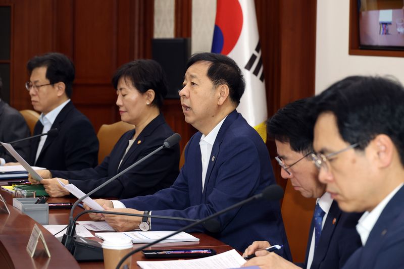 구윤철 부총리 겸 재정경제부 장관이 28일 정부서울청사에서 열린 '비상경제본부 회의 겸 경제관계장관회의 겸 민생물가 특별관리 관계장관 TF'에서 발언하고 있다. 사진=서동일 기자
