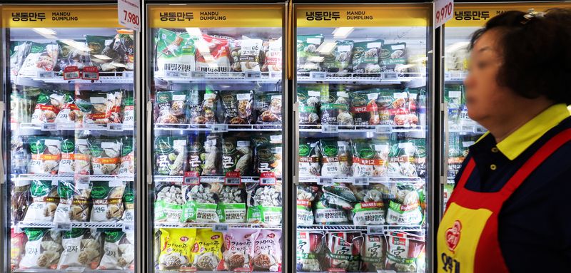 29일 서울 시내 한 대형마트에 냉동만두가 진열되어 있다. 2026.7.29 ⓒ 뉴스1 이종수 기자