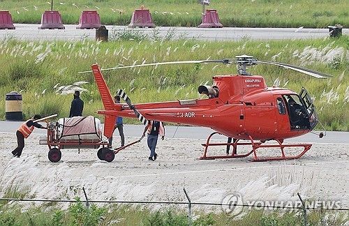 물자 이송하는 헬기 (출처=연합뉴스)