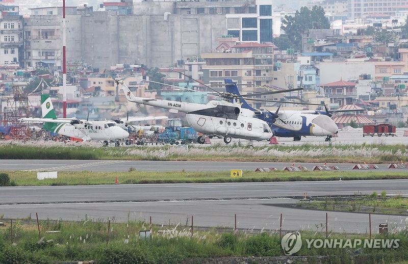 수색 작업을 벌이기 위한 헬기가 이륙하고 있다. 연합뉴스