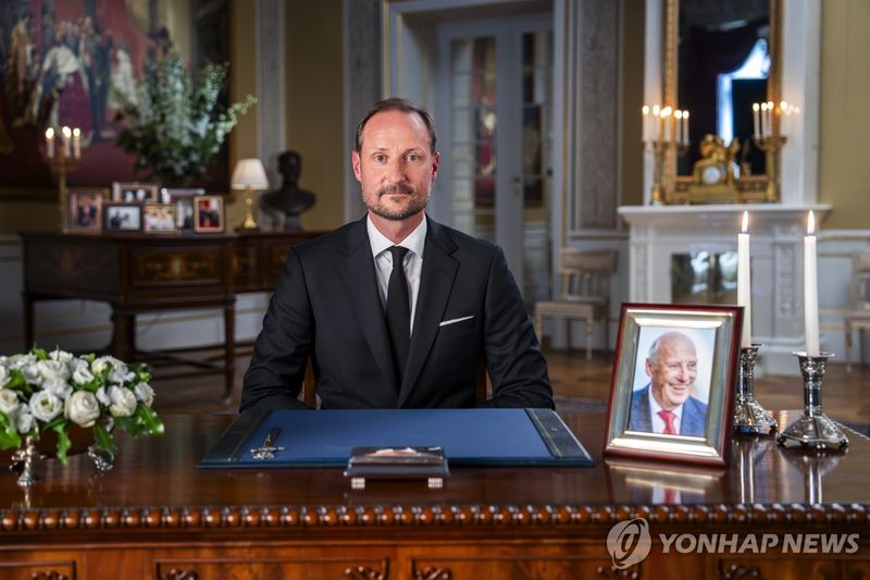 호콘 8세 첫 연설 (출처=연합뉴스)