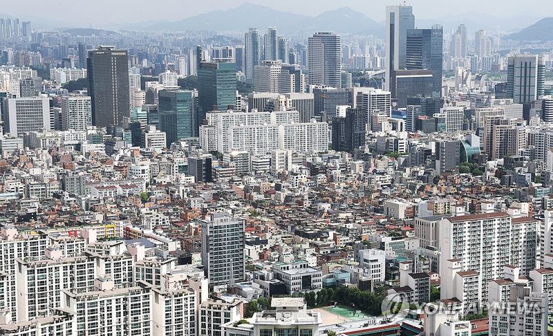장기전세 20년 채운 입주민들 "더 살게 해달라"…서울시 "불가"