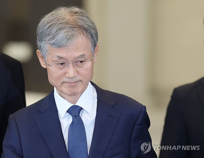 민생제일 천명하며 조희대 때리기…30%대 지지율에 고심 깊은 與