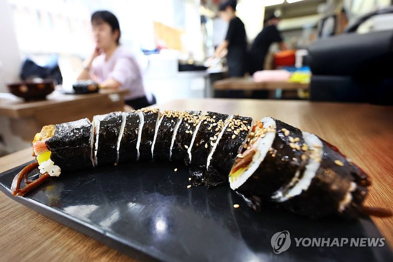 서울의 한 김밥가게에서 판매 중인 김밥 (출처=연합뉴스)