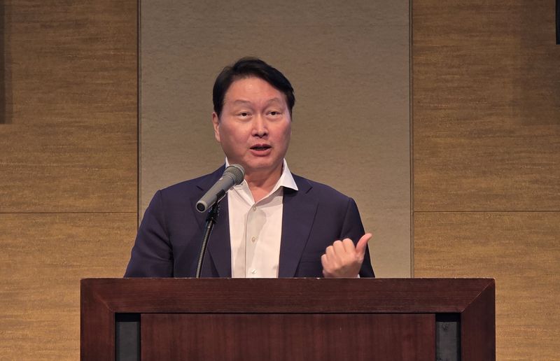 최태원 대한상공회의소 회장(SK그룹 회장)이 30일 일본 미야기현 웨스틴호텔 센다이에서 열린 '제1회 한일 저출산 대책 심포지엄' 개회사에서 발언하고 있다. 사진=서혜진 특파원