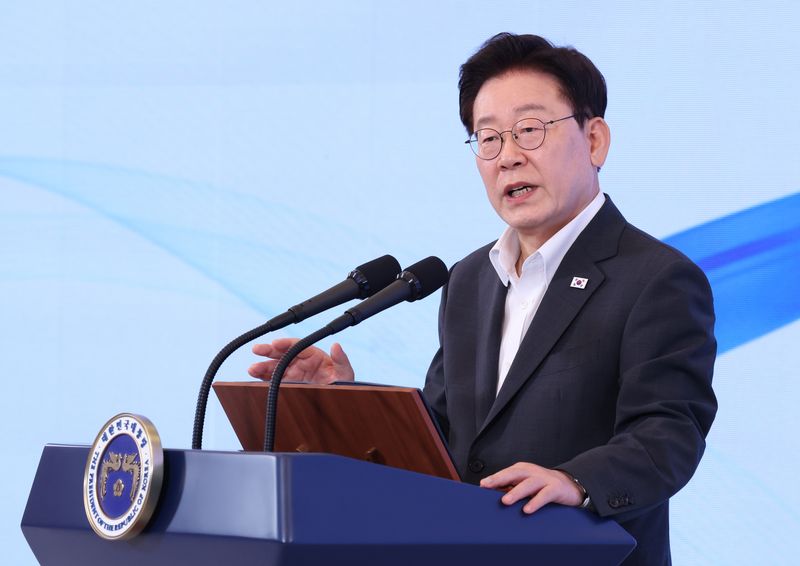 이재명 대통령이 지난 28일 청와대에서 열린 '청년예산 언박싱 2027' 행사에서 발언하고 있다. 연합뉴스