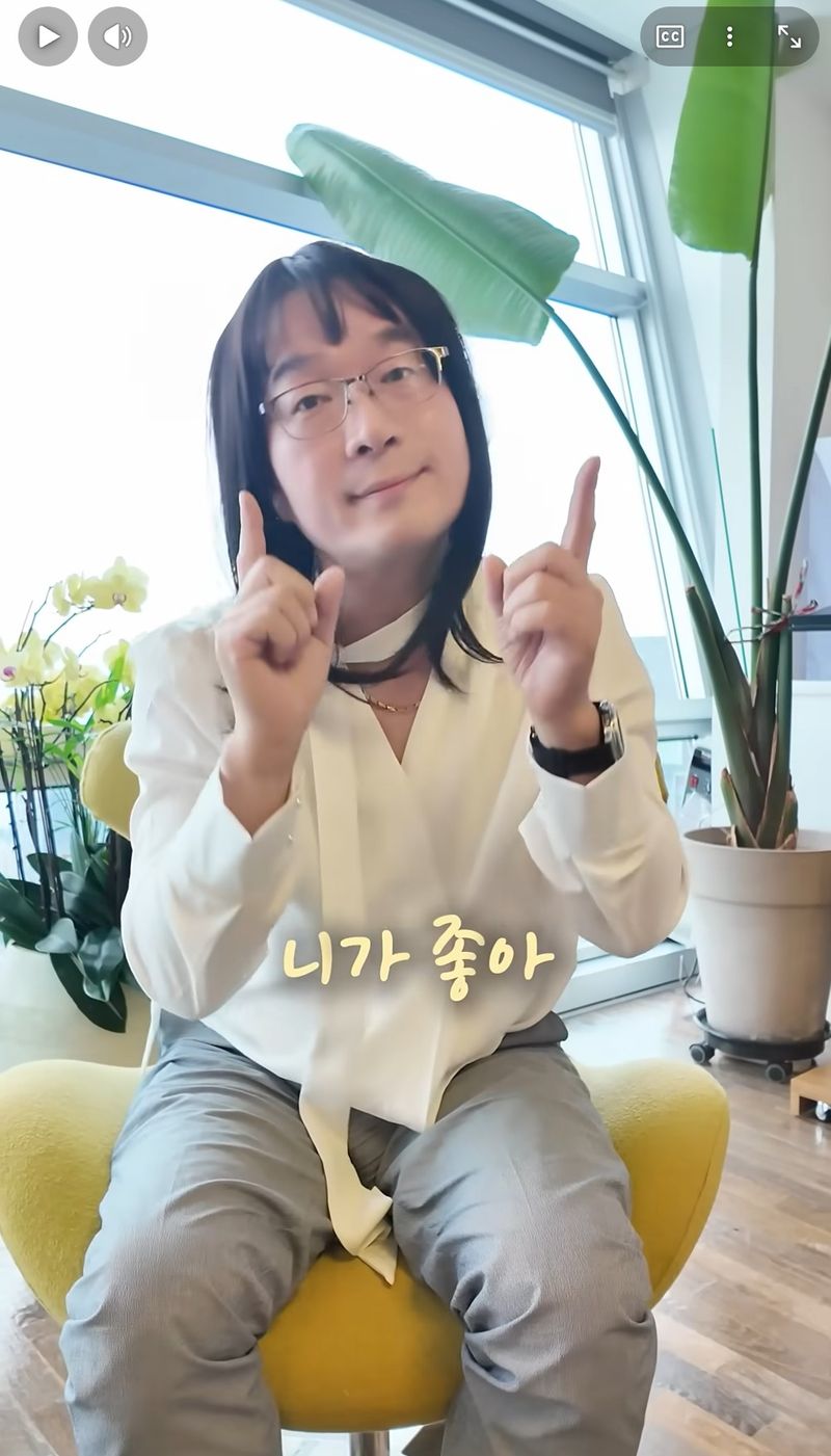 한경협 SNS 끄적에서 열연을 펼치고 있는 김용춘 실장. 한경협 제공