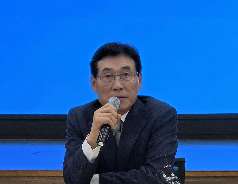 지난 28일 제주국제자유도시개발센터(JDC) 본사 대회의실에서 열린 기자간담회에 참석한 송석언 JDC 이사장이 발언하고 있다. 사진=공동취재단
