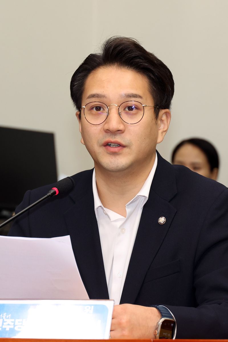 더불어민주당 전용기 최고위원이 31일 국회에서 열린 최고위원회의에서 발언하고 있다. 사진=서동일 기자