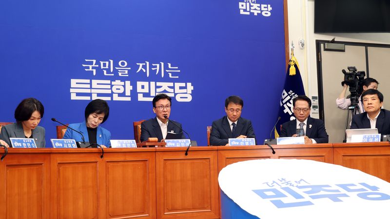 [현장영상] 민주, 용혜인 집중 엄호 