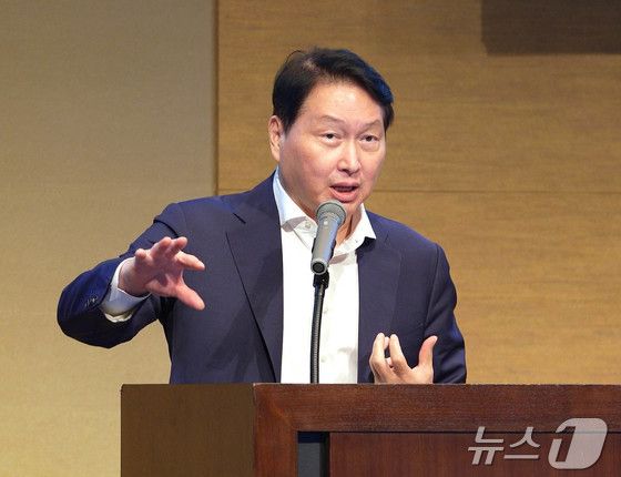최태원 대한상공회의소 회장이 일본 센다이 웨스틴호텔에서 발언을 하고 있다.(대한상공회의소 제공)/뉴스1