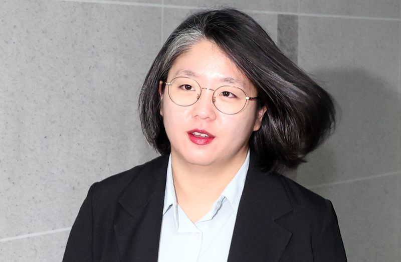 [서울=뉴시스] 최진석 기자 = 성평등가족부 장관 후보로 지명된 용혜인 기본소득당 의원이 31일 여의도 국회 의원회관 사무실로 출근하고 있다. 2026.08.31. myjs@newsis.com