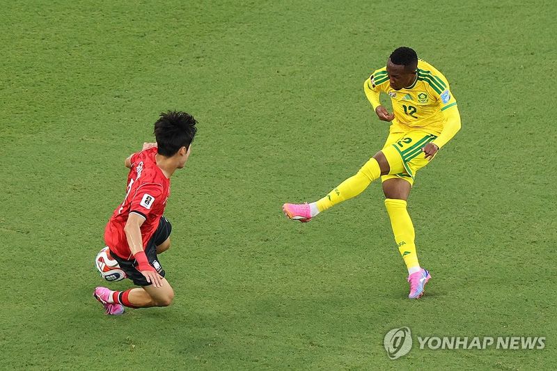 슛 막아내는 이기혁 (출처=연합뉴스)