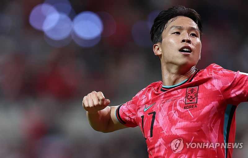 세리머니하는 엄지성 (출처=연합뉴스)