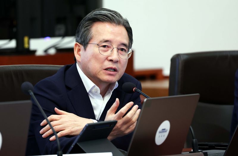 [서울=뉴시스] 김진아 기자 = 김용범 정책실장이 25일 청와대에서 열린 제37회 국무회의에서 발언하고 있다. 2026.08.25. bluesoda@newsis.com
