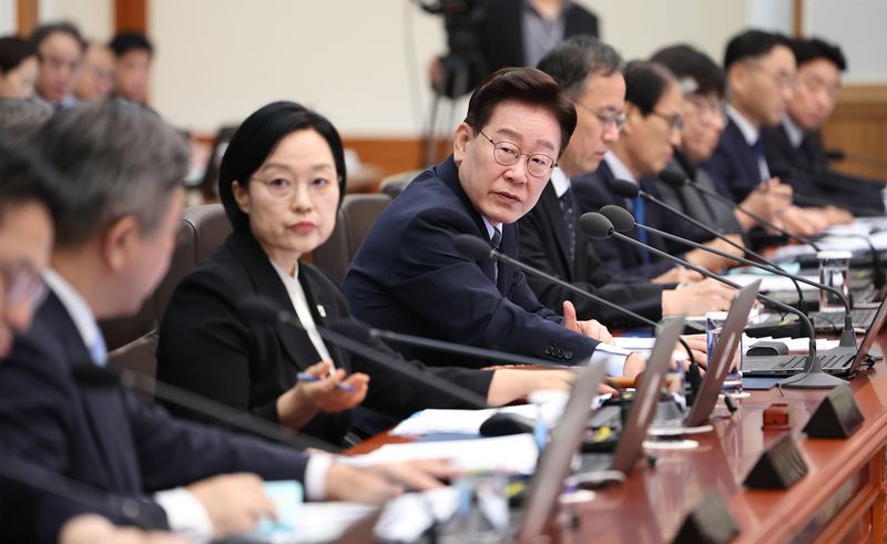 이재명 대통령이 1일 청와대에서 열린 국무회의를 주재하고 있다. 연합뉴스