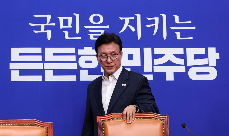 [서울=뉴시스] 고범준 기자 = 김민석 더불어민주당 대표가 31일 서울 여의도 국회에서 열린 최고위원회의에 참석하고 있다. 2026.08.31. bjko@newsis.com
