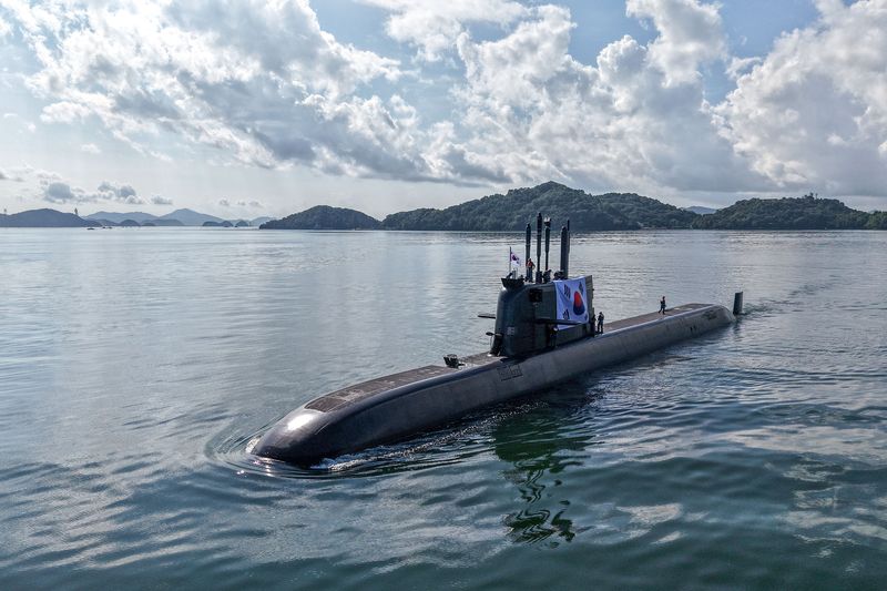 국내 기술로 독자 설계 및 건조된 3000t급 1번 잠수함 도산안창호함(SS-Ⅲ)이 161일간 태평양을 왕복 횡단하며 연합훈련 임무를 성공적으로 마치고, 9월 1일 오전 진해 해군기지로 입항하고 있다. 해군 제공