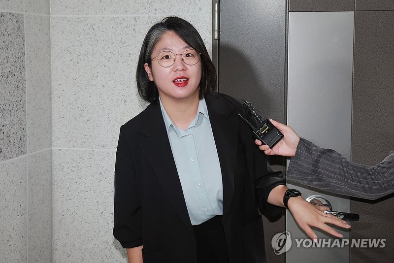 국회 의원회관으로 출근하는 용혜인 성평등가족부 장관 후보자 (출처=연합뉴스)